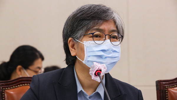 정은경 "예방접종 중단할 필요없다…제조과정 문제 있을수 없어"