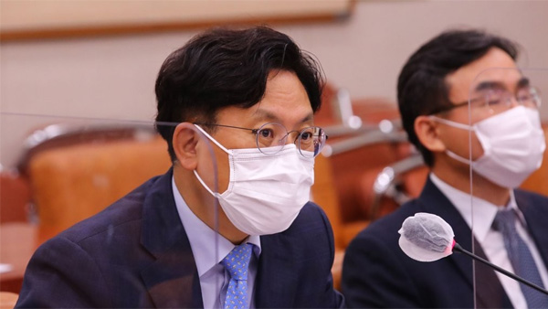 秋아들 부대 장교, 김관정 동부지검장 '명예훼손' 고발