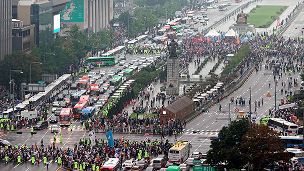 당국 "광복절 서울 도심집회 관련 코로나19 사망자는 총 12명"