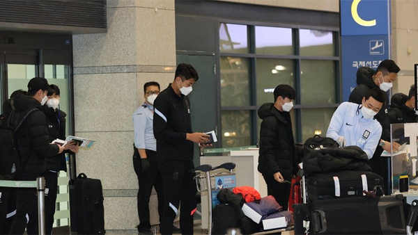 확진 축구대표팀 8명 중앙의료원 이송…3명 오늘 퇴원