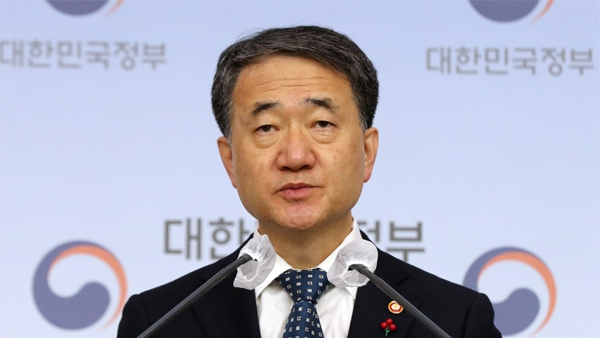 박능후 "코로나19 백신 개발사 부작용 면책 요구, 거부 힘들어"