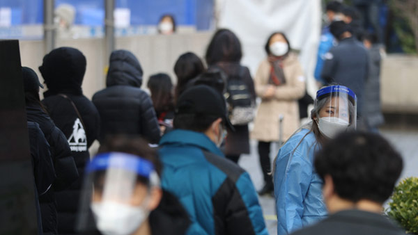 코로나19 신규 확진 950명…역대 '최다'