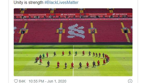 '무릎 꿇기'가 저항의 상징이 된 이유는?