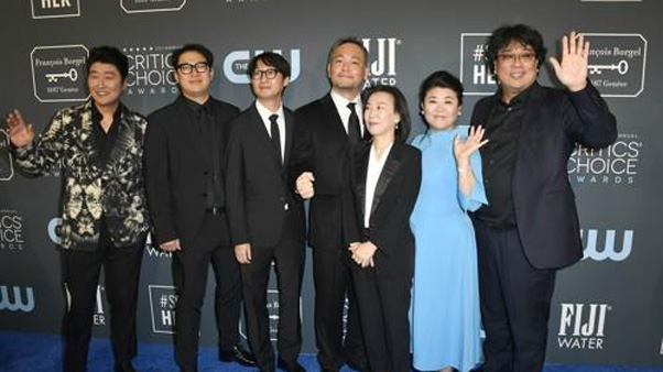 '기생충' 크리틱스 초이스 어워즈서 감독상·외국어영화상 수상