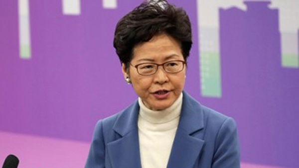 홍콩서 첫 사망자 나왔는데…캐리 람