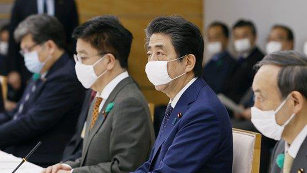 도쿄 코로나19 하루 확진자 처음으로 200명 넘어