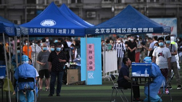 '집단감염 비상' 베이징 신규확진 또 27명…100명 넘어서