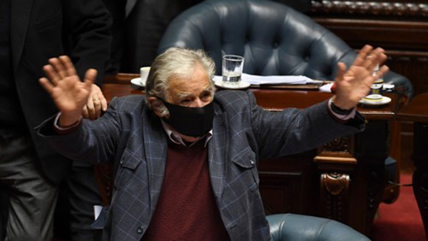 '가장 가난한 대통령' 불렸던 우루과이 무히카, 정계 은퇴