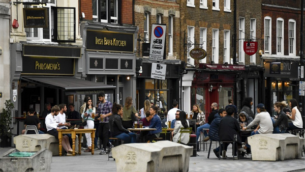 영국, 매일 2만명 확진…"전국 봉쇄령 발동 검토"