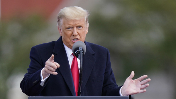 트럼프 "의사들 돈때문에 감염수 부풀려"…의료계 "악의적" 반발