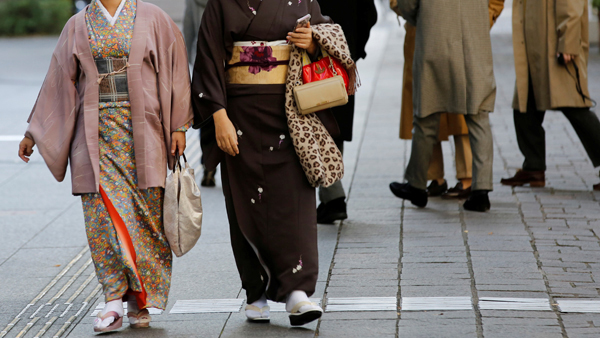 도쿄 코로나19 신규 확진 1천300명 첫 돌파긴급사태 거론