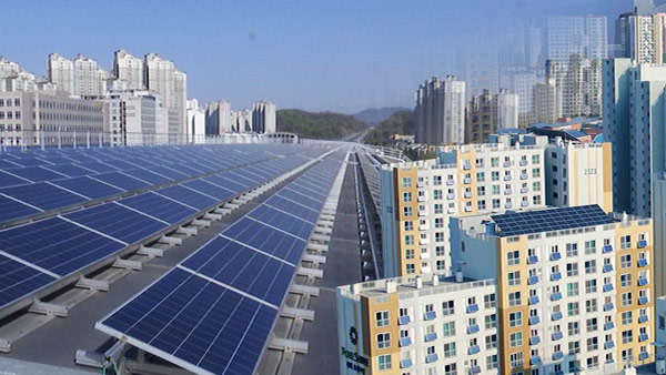 산업부 "여름철 전력피크 때 태양광 발전 11% 기여"