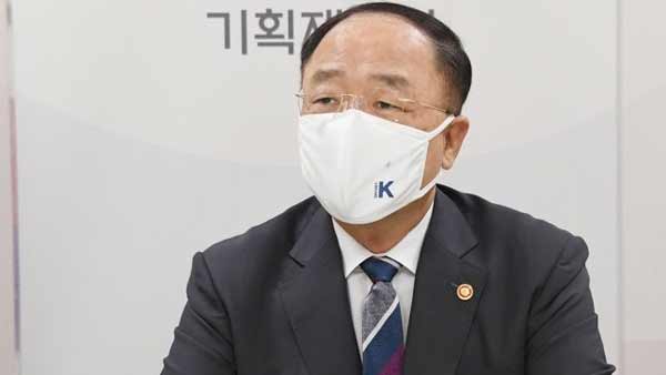 홍남기 "코로나 이전 고용 99.6% 회복‥자영업자·일용직 노동자 감소 예의 주시"