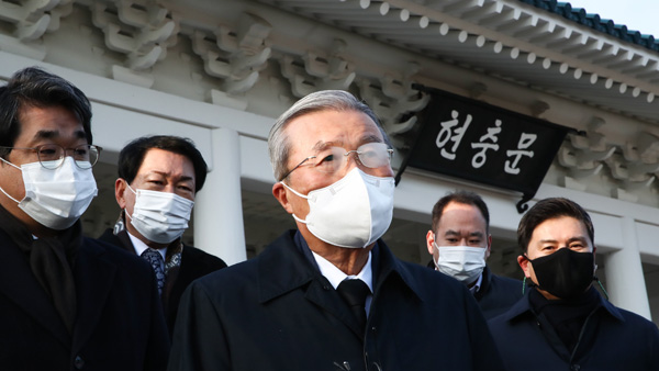 김종인 "동부구치소·요양병원 집단 감염…K방역 마취서 깨어나야"