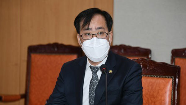 "해수부 장관 후보 부인, 수천만원대 장식품 관세없이 들여와 판매"