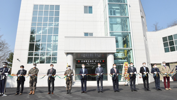 문 대통령 "참전용사 유해발굴, 하반기 백마고지로 확대"