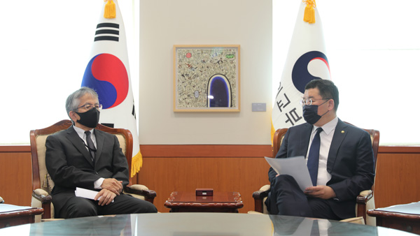 외교부, 日대사 초치해 日대사관 공사 '부적절 발언' 엄중 항의