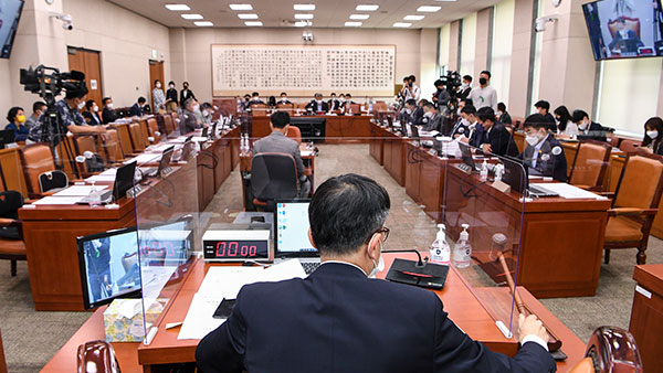 '변호사 세무업무 제한' 세무사법 개정안, 법사위서 제동