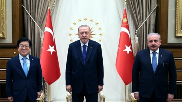 박병석, 6박 9일 터키·아제르바이잔 순방 마치고 귀국…"교민 안전 당부"