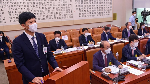 국회 법사위서 "이재명 재판거래" vs "윤석열 고발사주" 공방