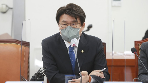 황운하 " 지지자 대부분 저학력 빈곤층 고령층" 썼다 삭제국민의힘 반발