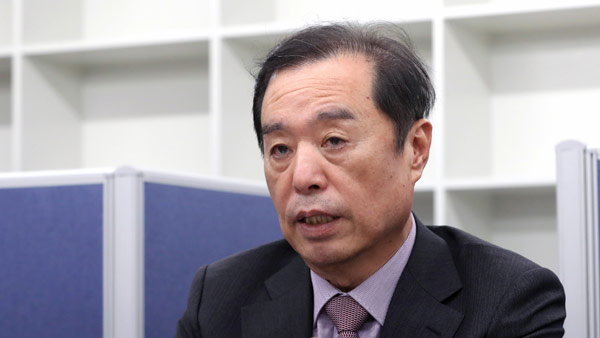 김병준 조동연 브로치 발언 논란에 "브로치를 여성만 쓰나" 반박