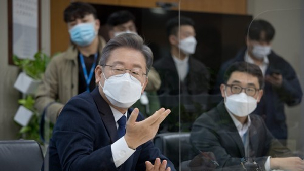 이재명 "비극적 사고 개인 책임으로 돌리지 않아야" 우회 비판