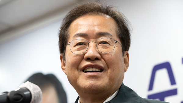 홍준표 윤석열 저격 "벌써부터 아첨 둘러싸이면 앞길 구만리"