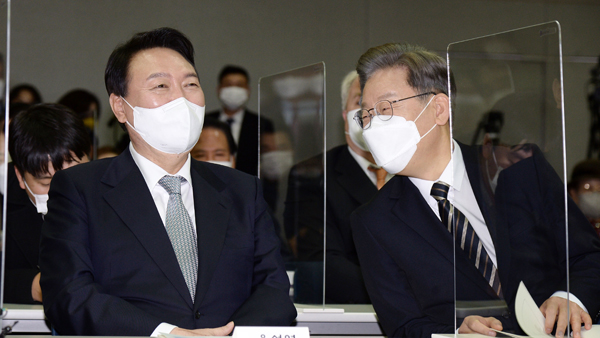 김대중 행사 참석한 "종전선언 검토" 요청에 무반응