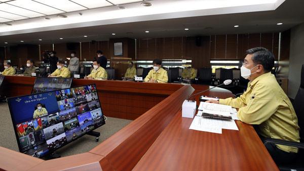 국방장관 대선 앞두고 "정치적 중립 엄정 유지" 주문