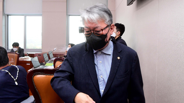 조응천 "60억대 자산가 김건희 월 7만원 건보료 공정한가"