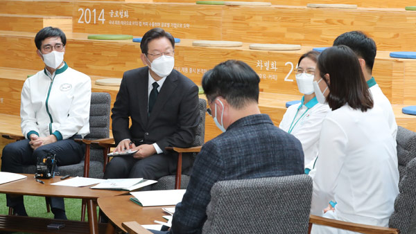 이재명 "근로자 자발성과 의욕으로 임금 상승 커버 가능"