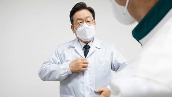 매타버스 멈추고 부스터샷 접종 청년보좌역 모집 현장 방문