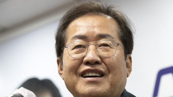 홍준표 향해 "대선토론 즉각 응하라네거티브 벗어나는 길"