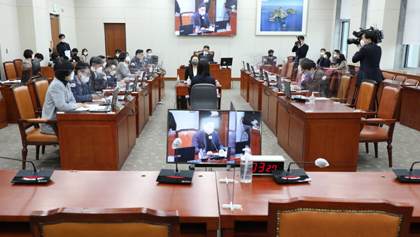 교육위 단독 소집해 김건희 의혹 맹폭 "가짜뉴스 정치공세"