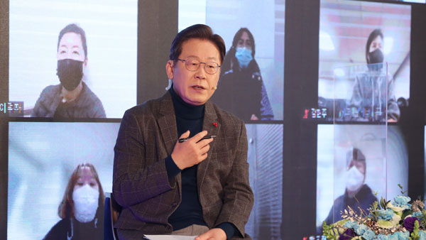 윤희숙 샌델 초청 코미디에 "임차인 코스프레조수진 떠올라"