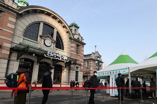 사우나·요양시설·콜센터 감염 확산…부천 영생교 관련 총 123명