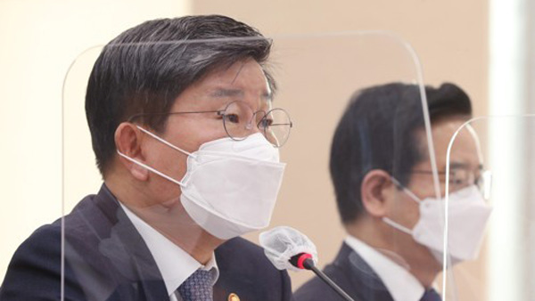 경찰, 전해철 장관 前보좌관 부인 투기 의혹 압수수색