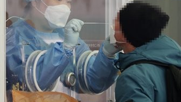 코로나19 신규확진 447명…하루 만에 다시 4백명대