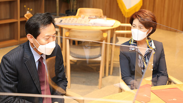 한정애 환경부장관-오세훈 서울시장 면담…'수도권 매립지' 현안 논의