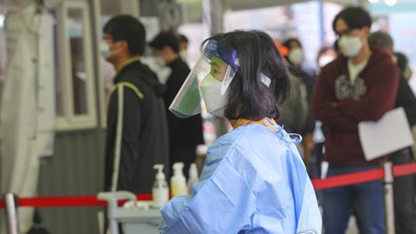 코로나19 신규확진 500명…누적 사망자 1천817명