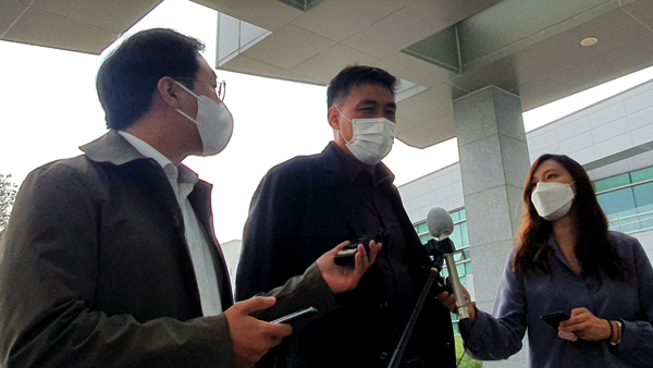 경찰, '추미애 아들 의혹 제보' 당직사병 고소인 신분으로 조사