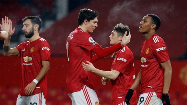 맨유, '2명 퇴장' 사우샘프턴에 9대0 대승…맨시티 추격