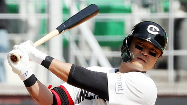 추신수, SSG 첫 홈경기서 타점..좌익수 수비도 소화