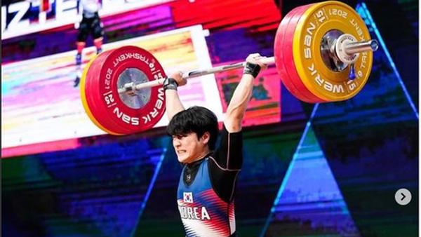 신록, 세계역도선수권 61㎏급 인상·용상·합계 우승