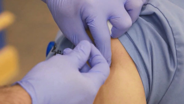 미국서 코로나백신 대신 항체치료제 투약 '사고'