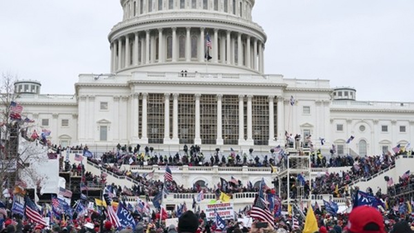 "미 FBI, 테러감시대상 의사당 난입 동향 알고도 못 막아"