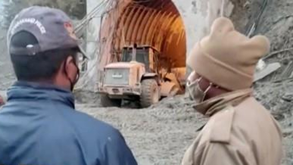 인도 '빙하 홍수'에 노동자 30여명 갇혀…"구조 진행 중"