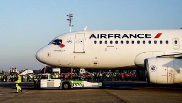 인도행 여객기, 기내 난동 승객 탓에 불가리아에 비상착륙