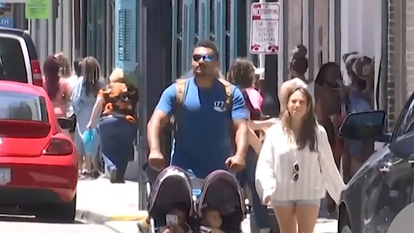 미 신규 실업수당 41만건…코로나 사태 후 최저치 또 경신